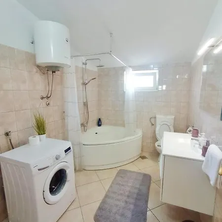 Appartement Mia With Pool1