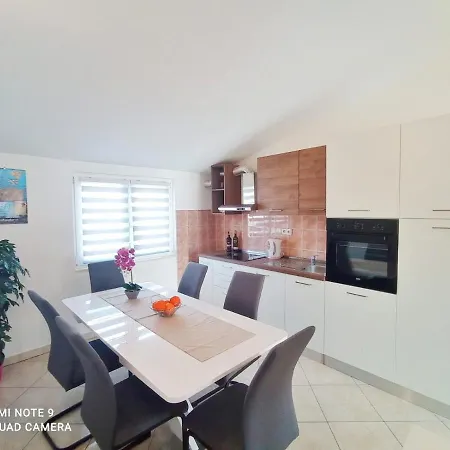 Mia With Pool1 Διαμέρισμα *