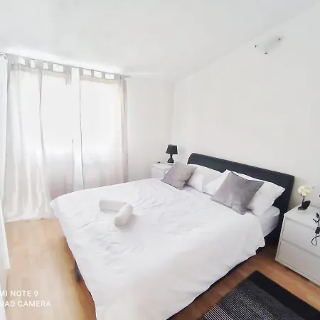 Mia With Pool1 Διαμέρισμα *