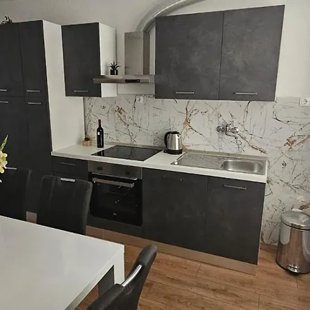 Διαμέρισμα Mia With Pool1 *